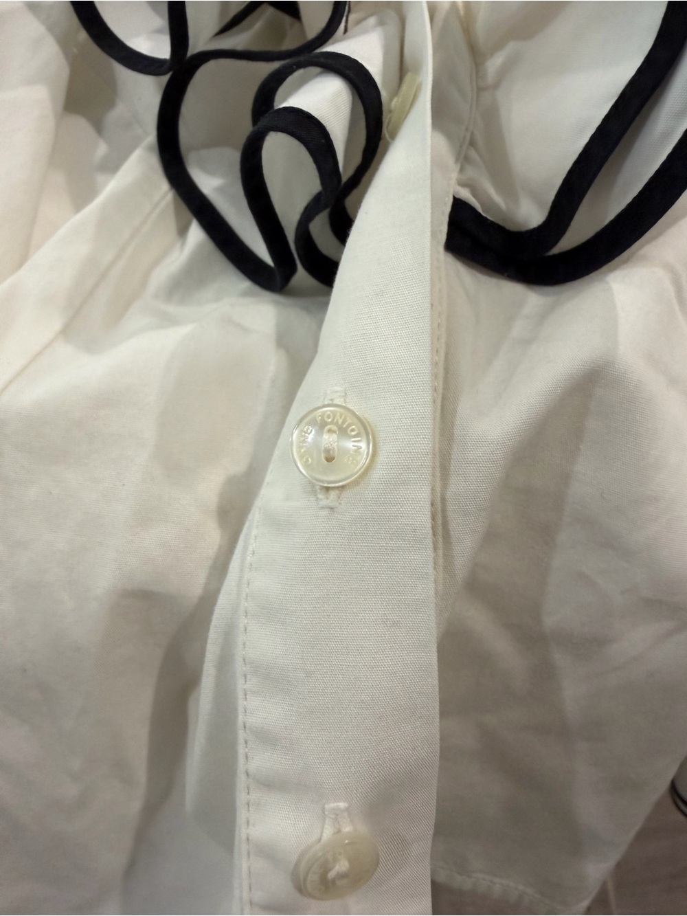 Anne Fontaine Paris FR 38 Button Down with Ruffles - Picture 10 of 10
